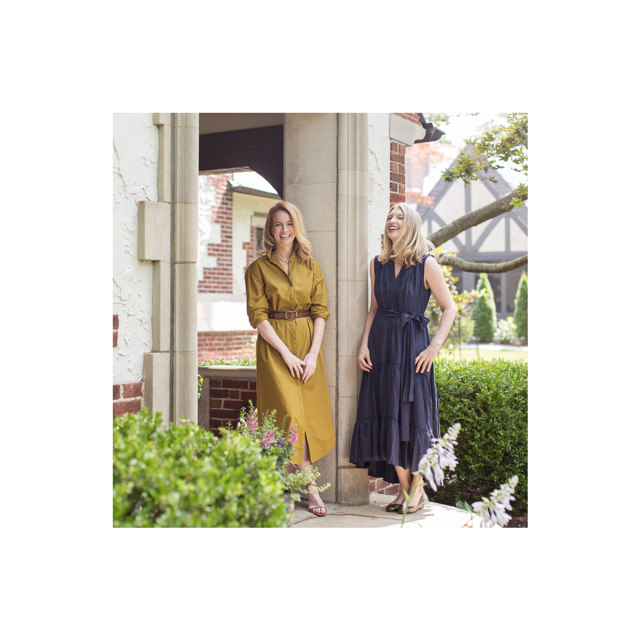 Meghan and Siri founders of Attlingar outside in front of a house