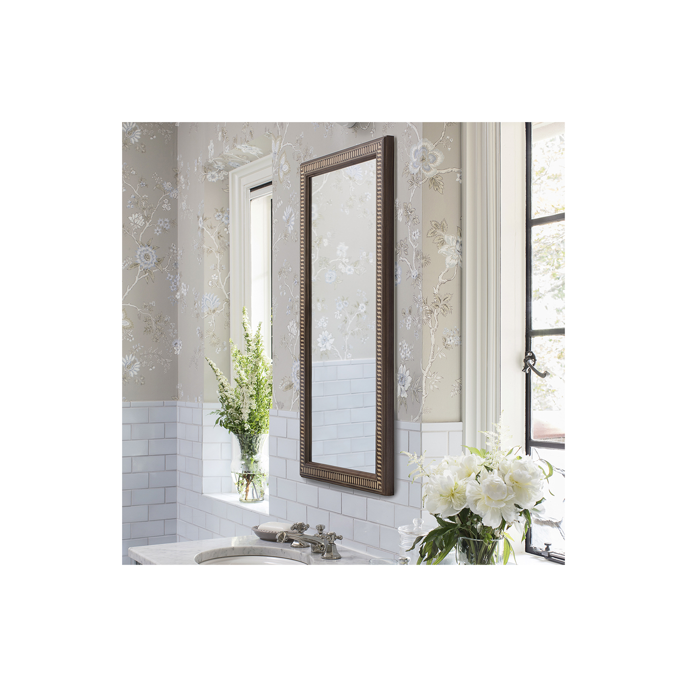 Ättlingar luxury mirror cabinet in nice sunny bathroom