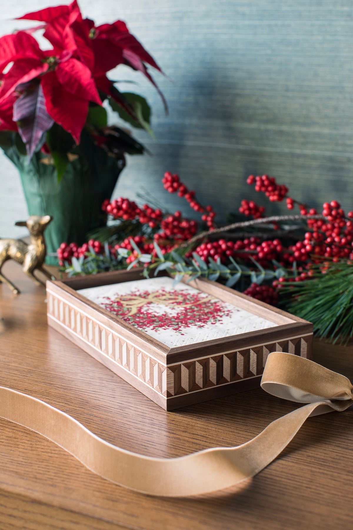 Magnus Guest Towel Tray