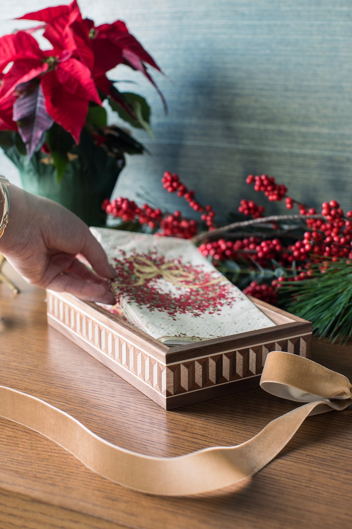 Magnus Guest Towel Tray