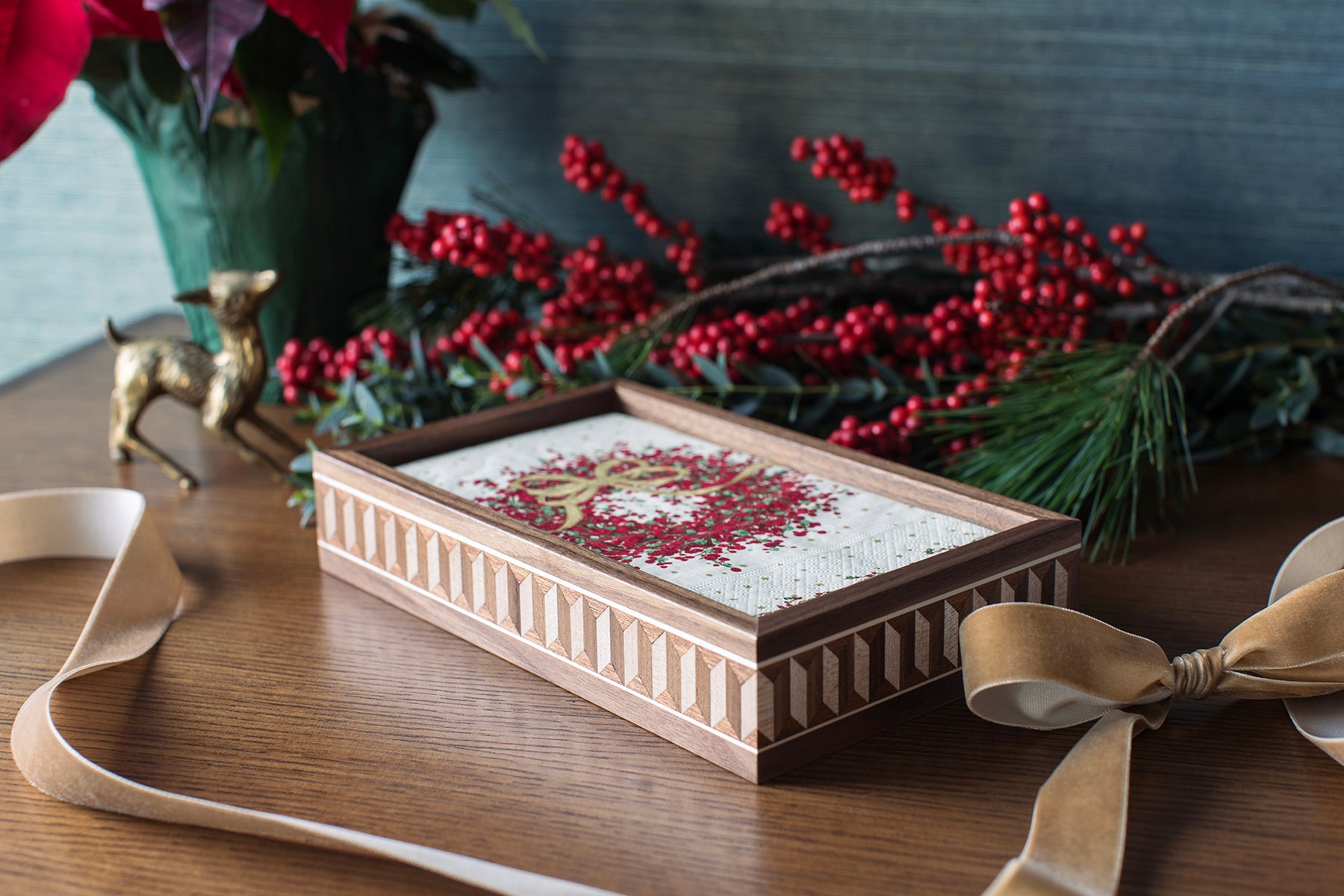 Magnus Guest Towel Tray