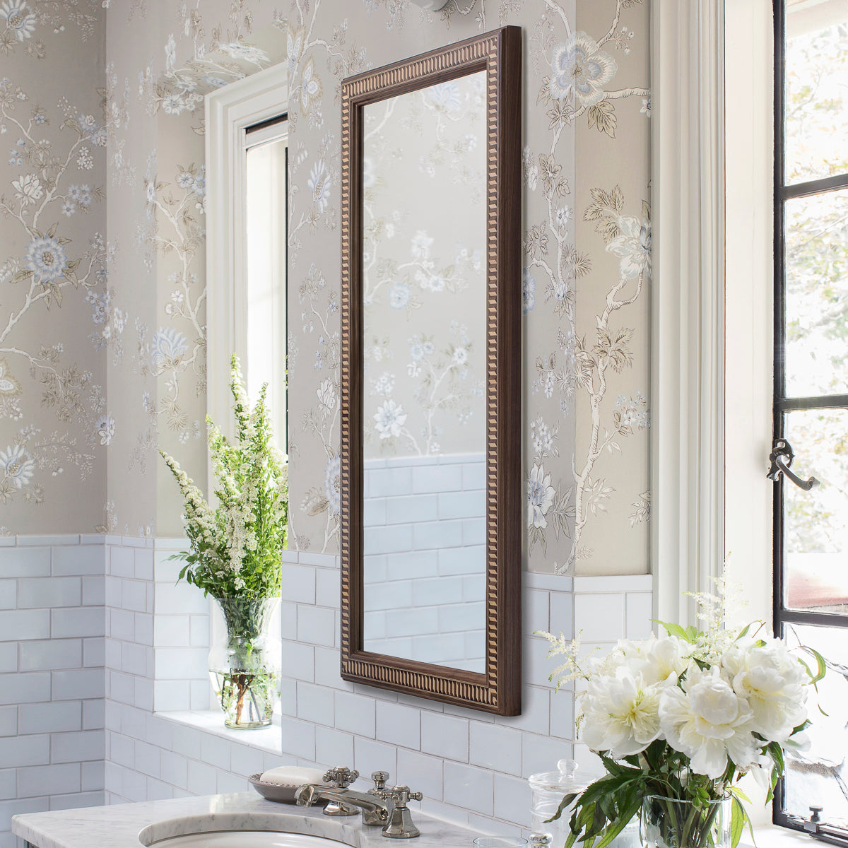 Ättlingar mirror cabinet in sunny bathroom with windows